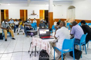 Présentation du projet aux membres de Jébwa à la salle St Michel dans le bourg de Bouillante